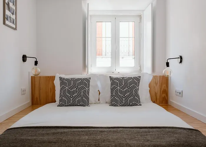 Principe Real Hideaway By Praca Das Flores *